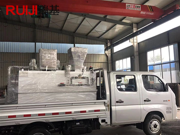 發往安徽的PAM全自動加藥裝置